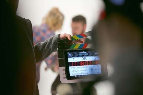 I will provide a deep, passionate film or literature review (English or Spanish).