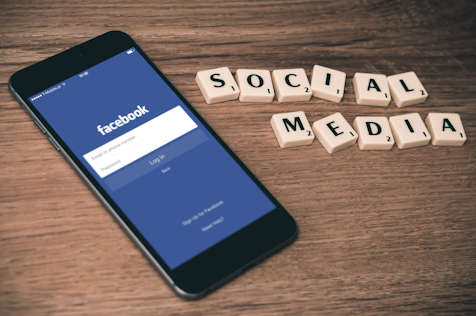 I will support your social media in 5 languages