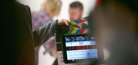 I will provide a deep, passionate film or literature review (English or Spanish).